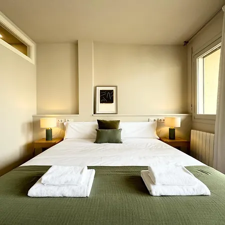 Modernist Gem Penthouse Apartmán
