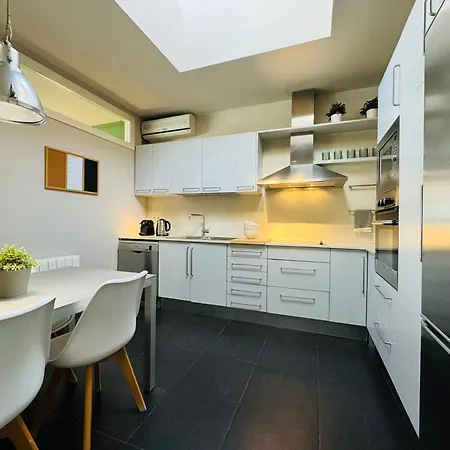 Modernist Gem Penthouse *