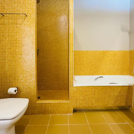 Modernist Gem Penthouse Apartamento